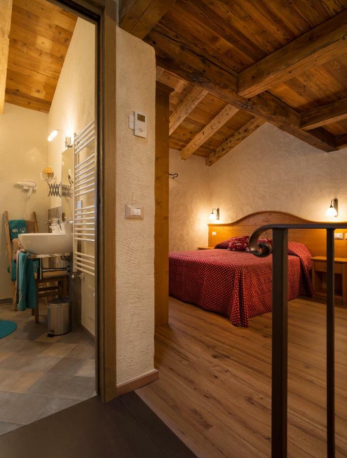 Appartements Moraine Enchantée Aosta Esterno foto